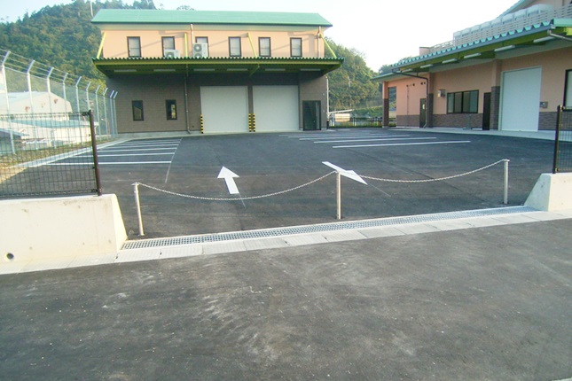 とれたて広場