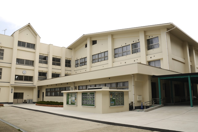 西和中学校校舎 改築