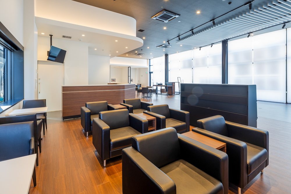 マツダオートザム紀北増改築工事（展示場棟）